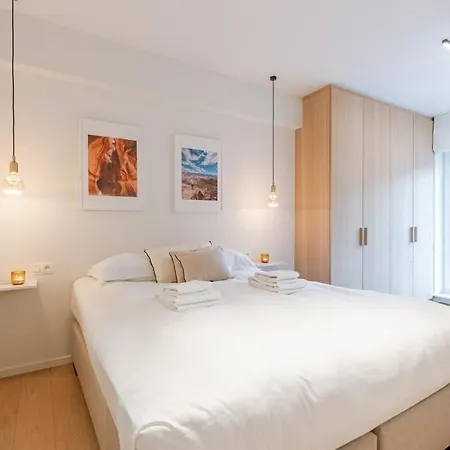 Huswell - Trendy On Location In For 7 Knokke-Heist