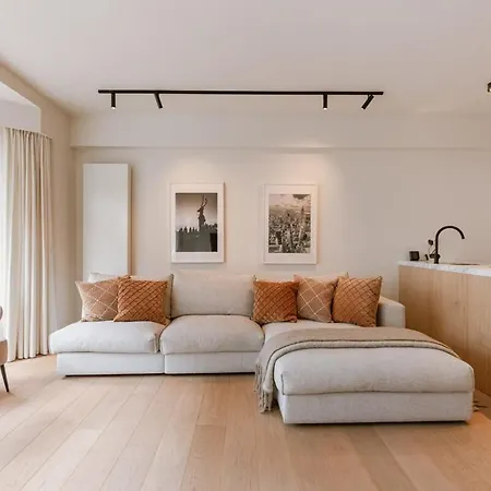 Huswell - Trendy On Location In For 7 Knokke-Heist