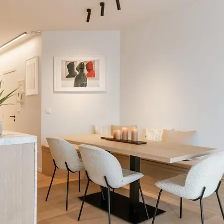 Huswell - Trendy On Location In For 7 Knokke-Heist